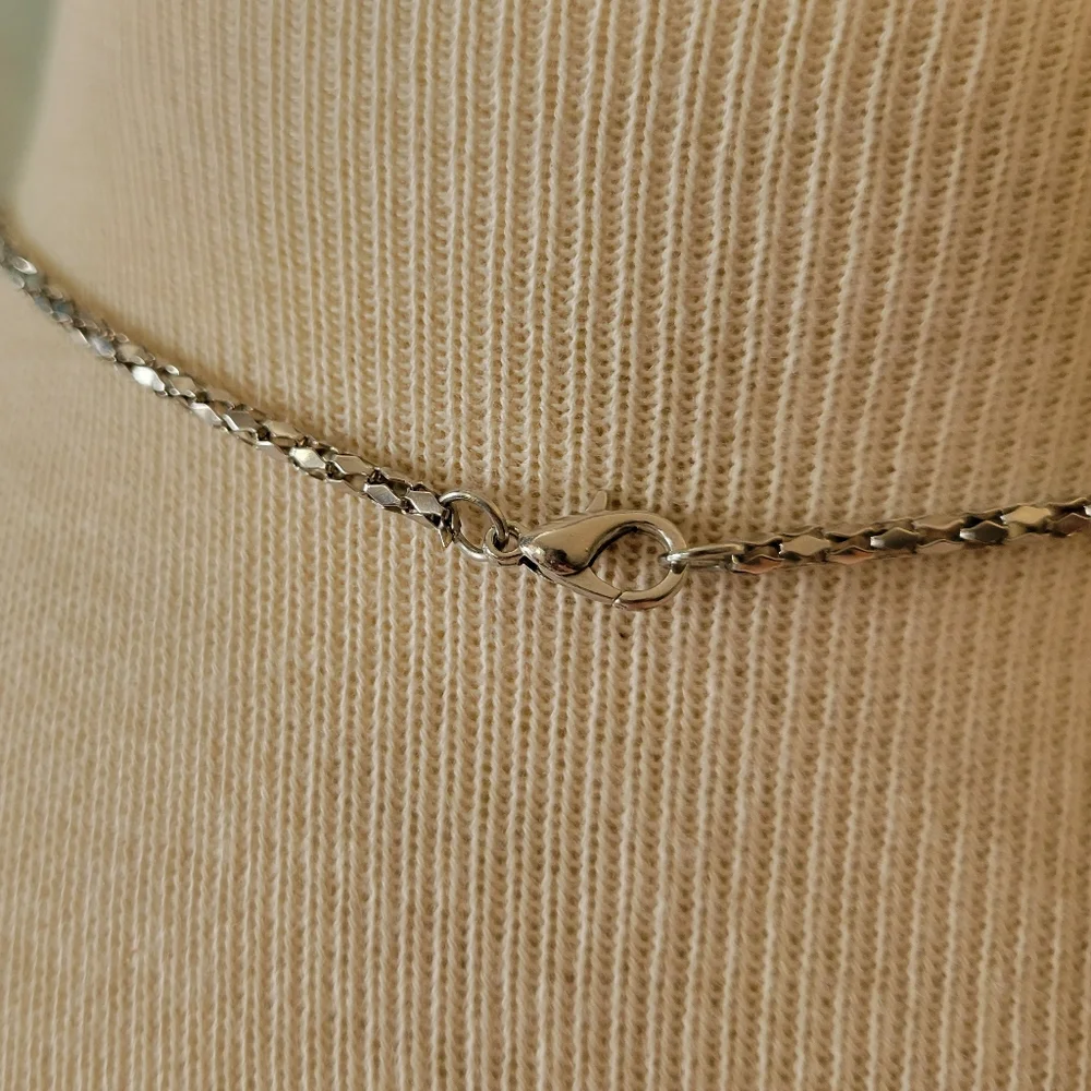 Vintage Pendant Necklace - Picture 7 of 7